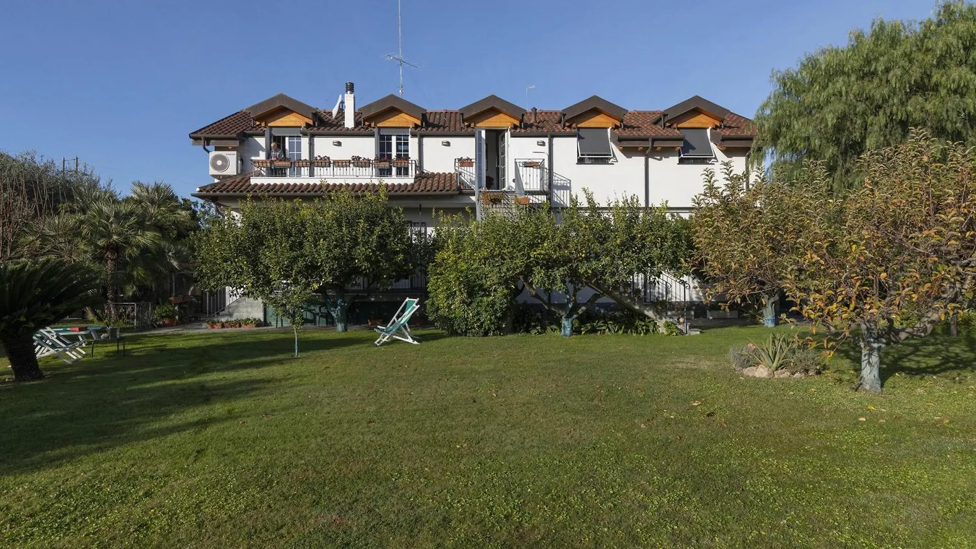 La Casetta Sull'Albero 900M From The Sea - Happy Rentals Albenga